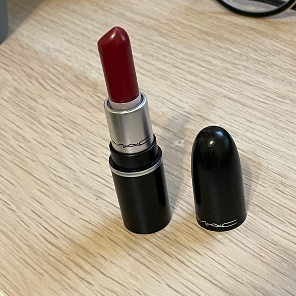 MAC mini lipstick matte D for danger NWOT - Picture 5 of 5